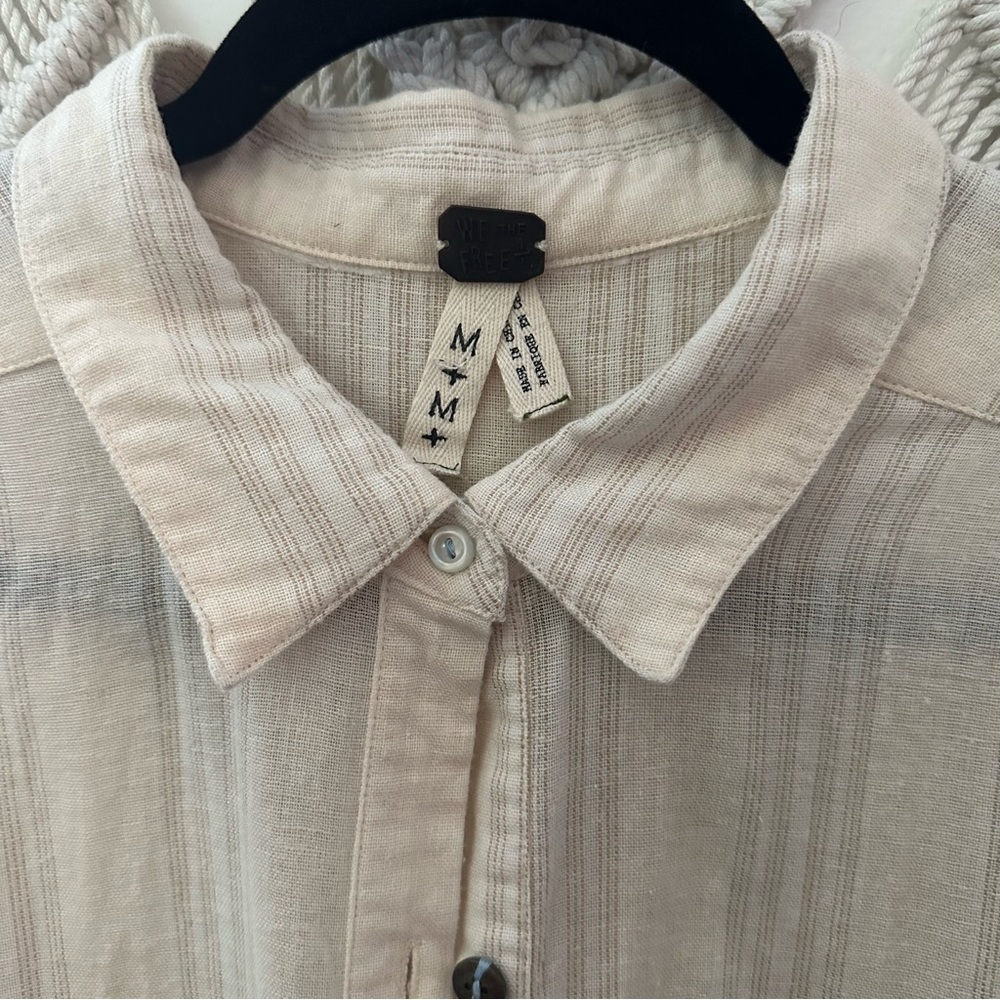 We the free | button top - Picture 3 of 6